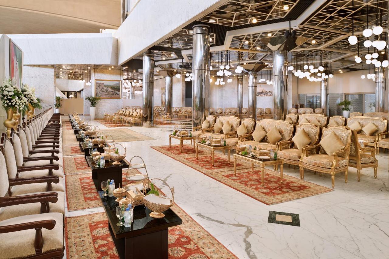 ออฟฟิตเซอร์ คลับ&โฮเต็ล Hotel อาบูดาบี ภายนอก รูปภาพ The Grand Ballroom